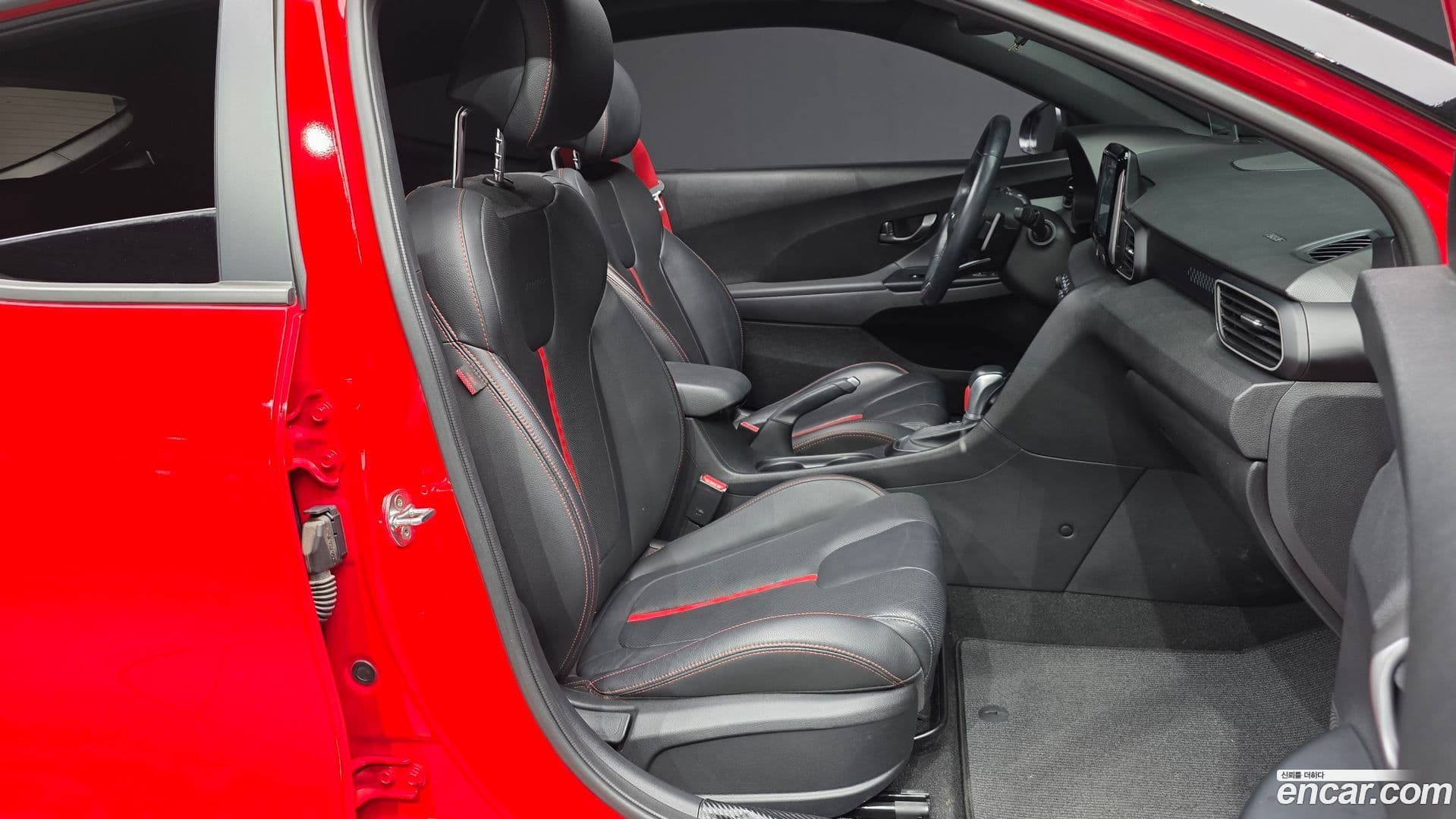 Main__Slider__Photo:Veloster Hyundai 2019.11-10