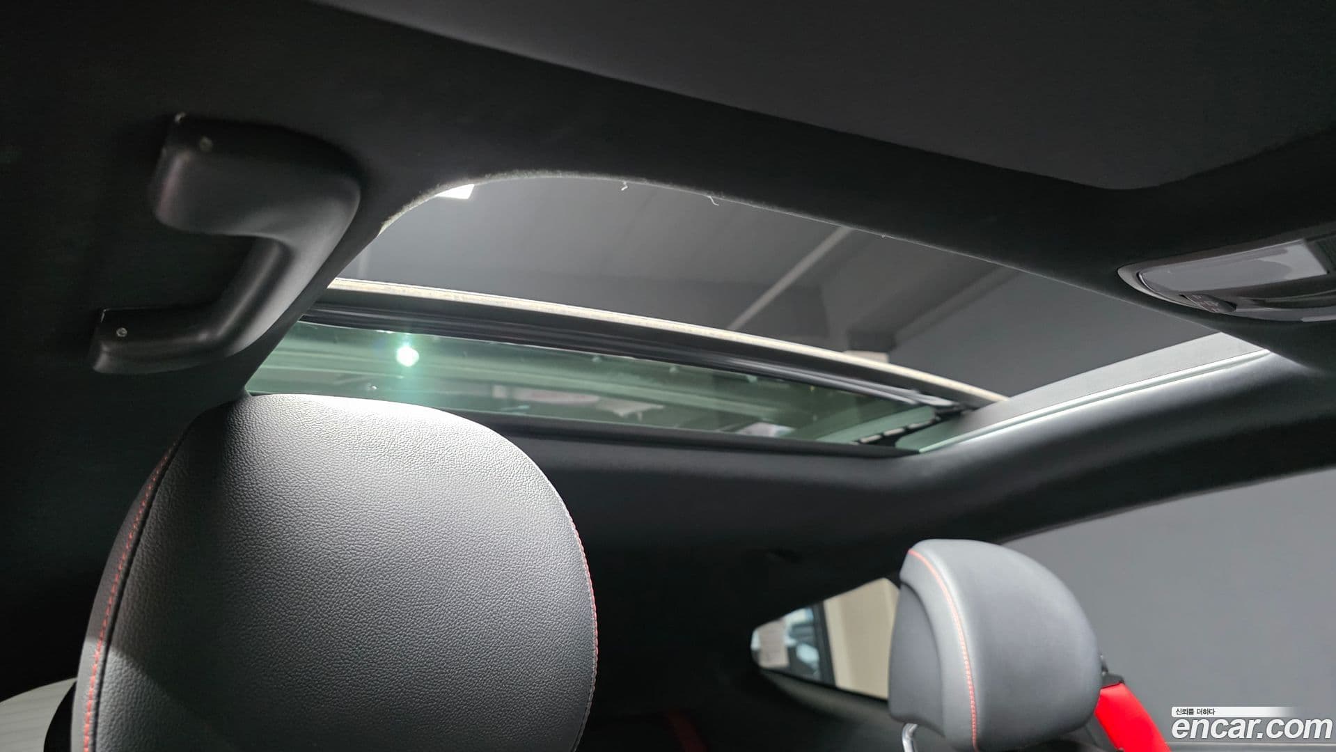 Main__Slider__Photo:Veloster Hyundai 2019.11-17