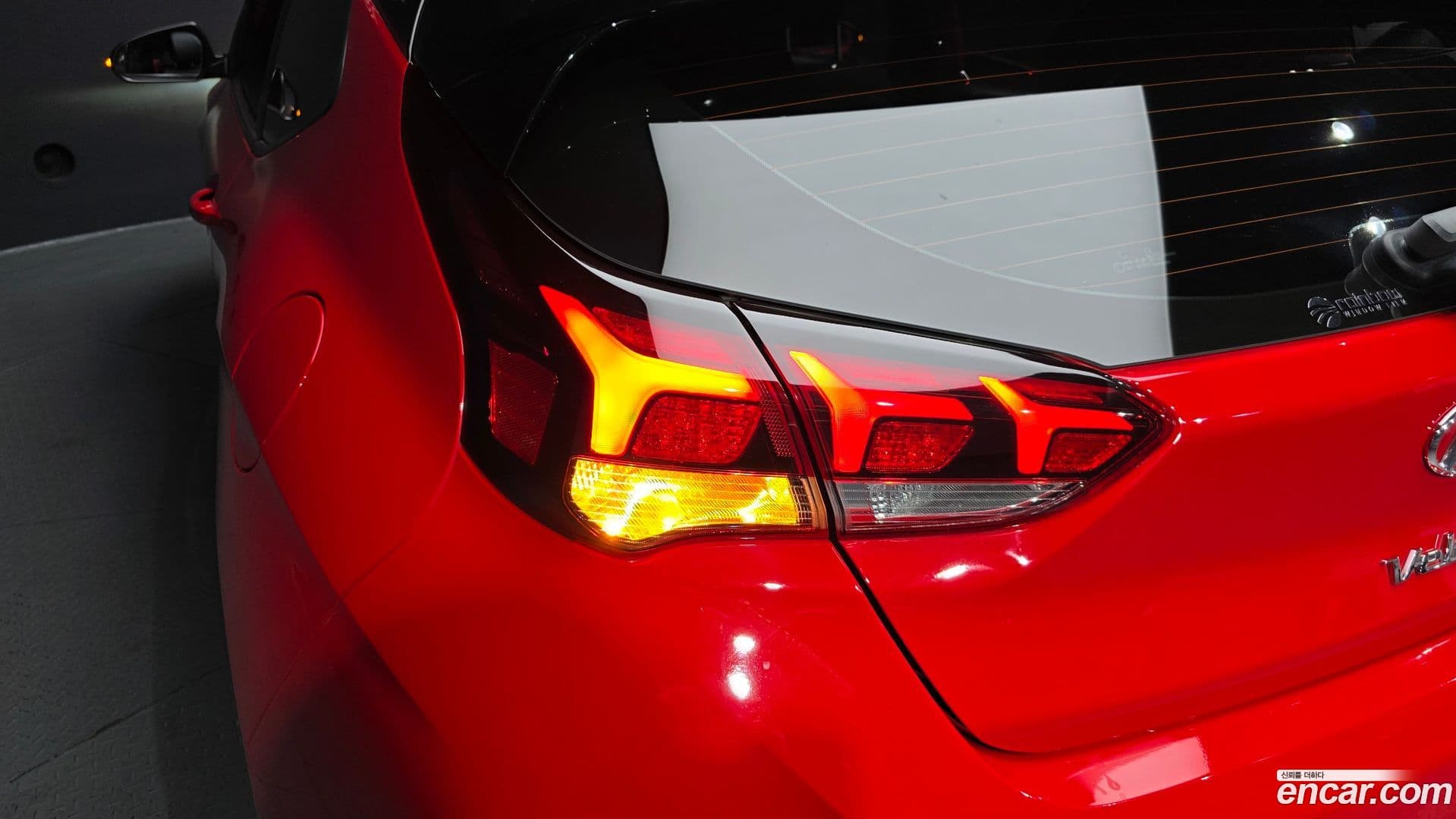 Main__Slider__Photo:Veloster Hyundai 2019.11-22