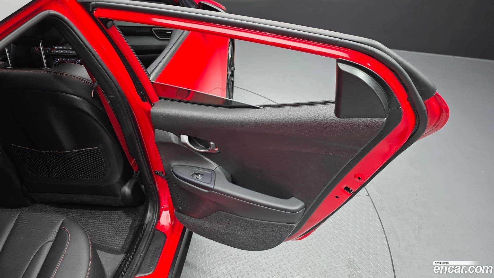 Main__Slider__Photo:Veloster Hyundai 2019.11-24
