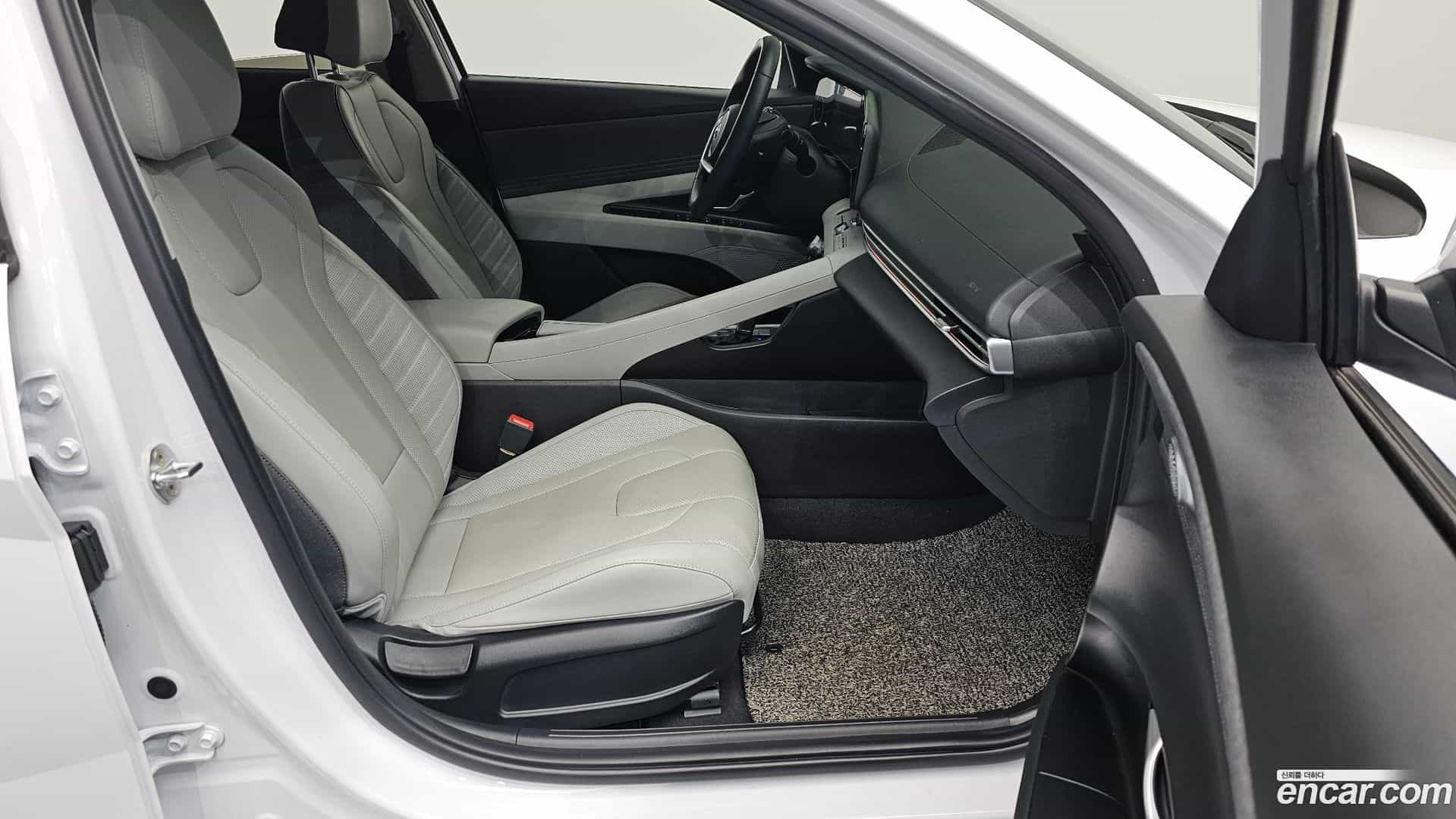 AVANTE Hyundai 2021.6-OPTION-016