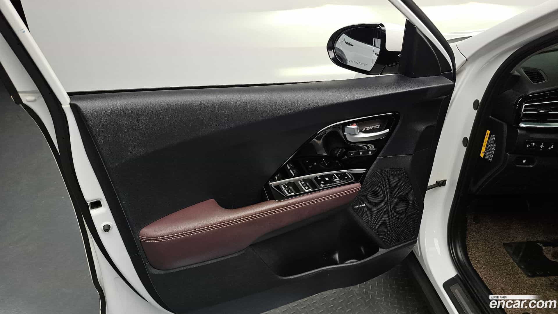 Niro Kia 2020.3-INNER-034