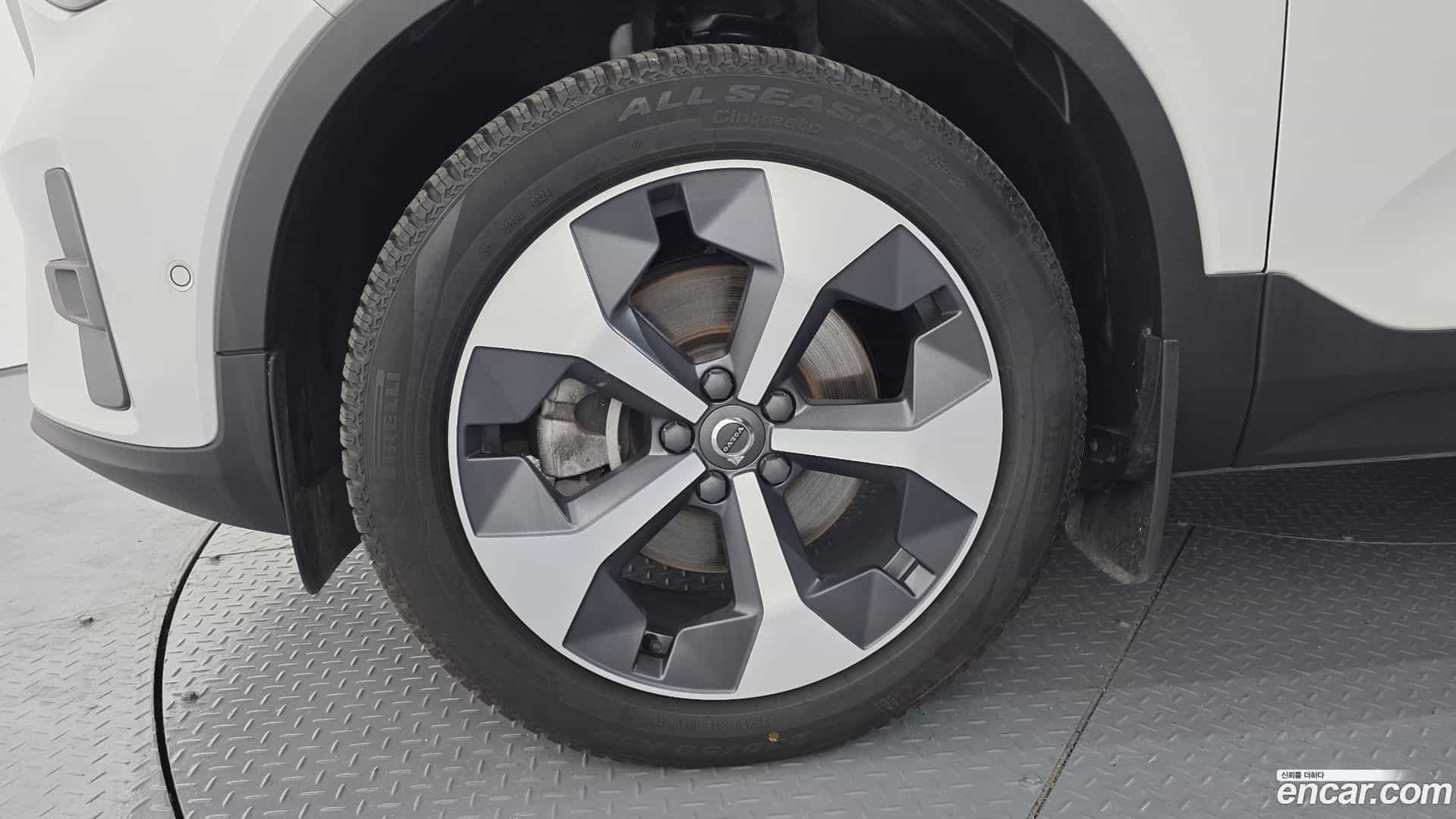 XC40 Volvo 2023.1-OUTER-005