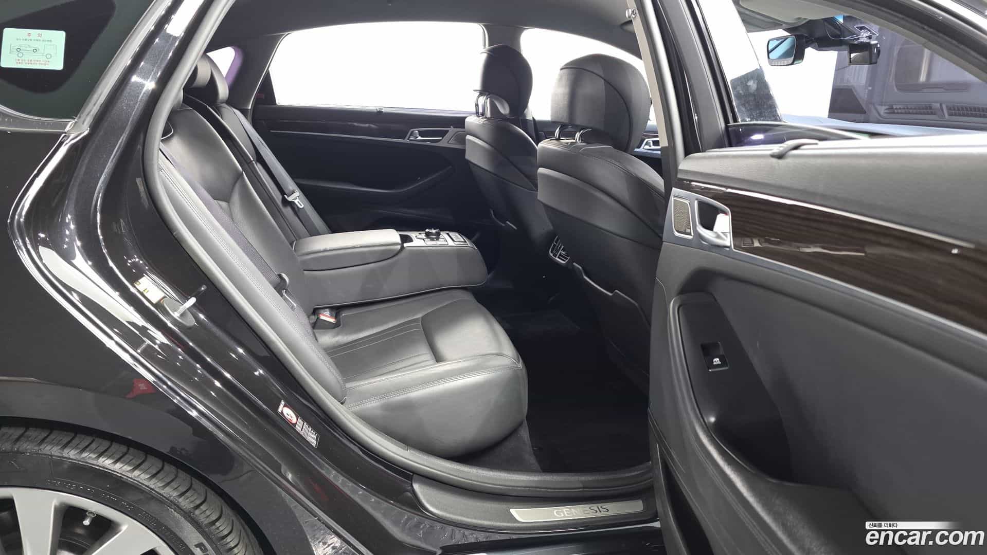G80 Genesis 2018.2-OPTION-016