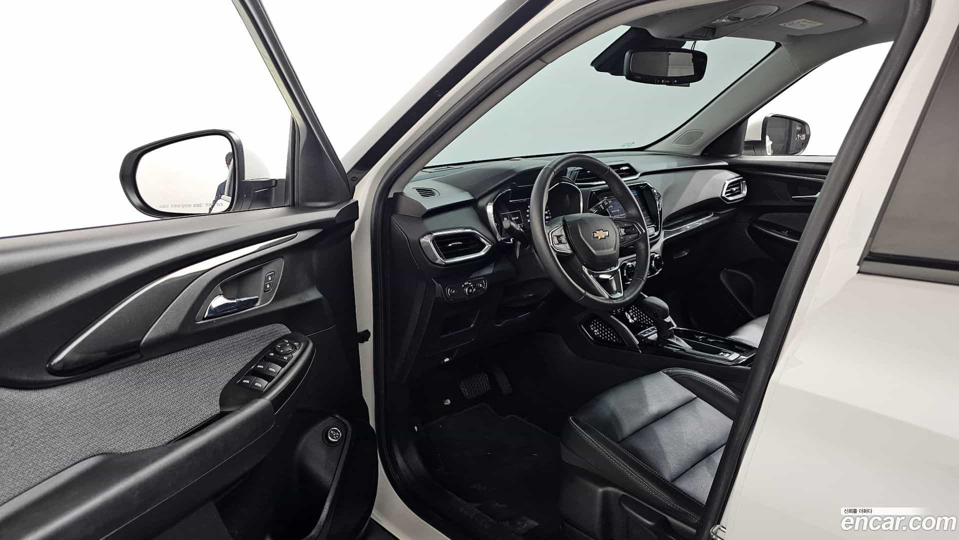 Trailblazer Chevrolet 2022.3-INNER-010