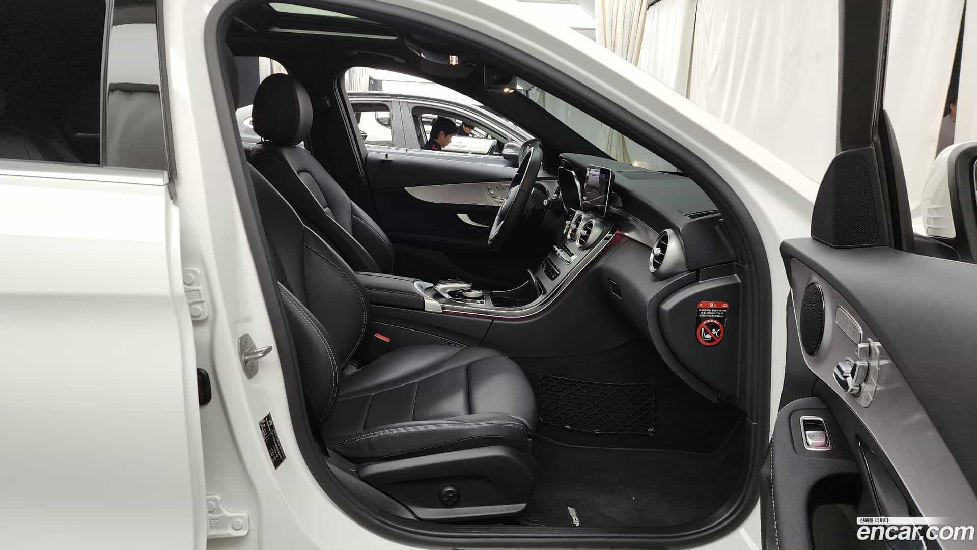 C-Class Mercedes-Benz 2021.4-OPTION-015