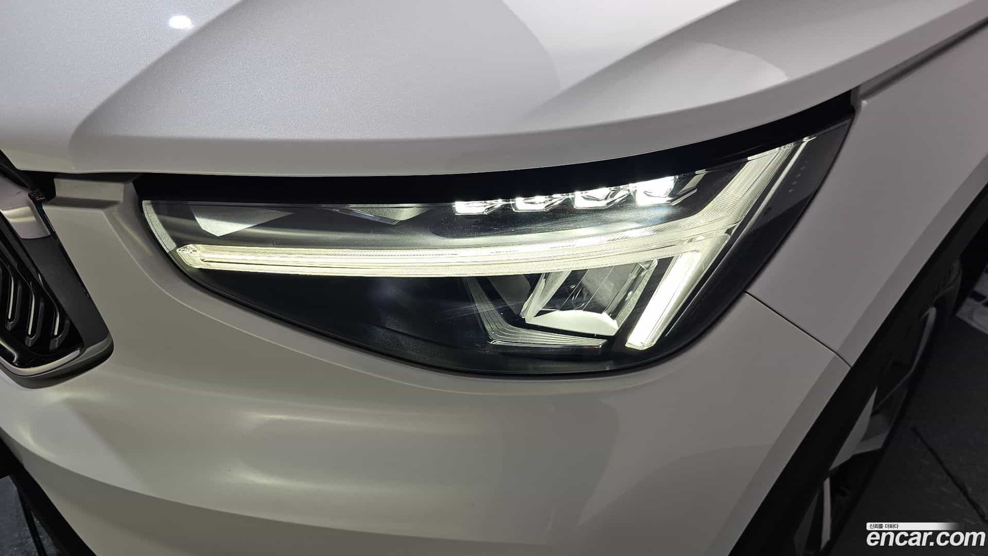 XC40 Volvo 2023.4-OUTER-032