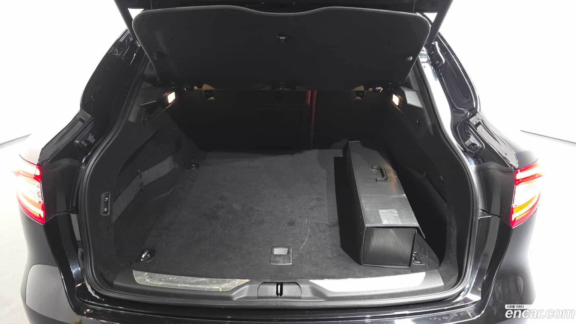 Levante Maserati 2019.3-OPTION-024