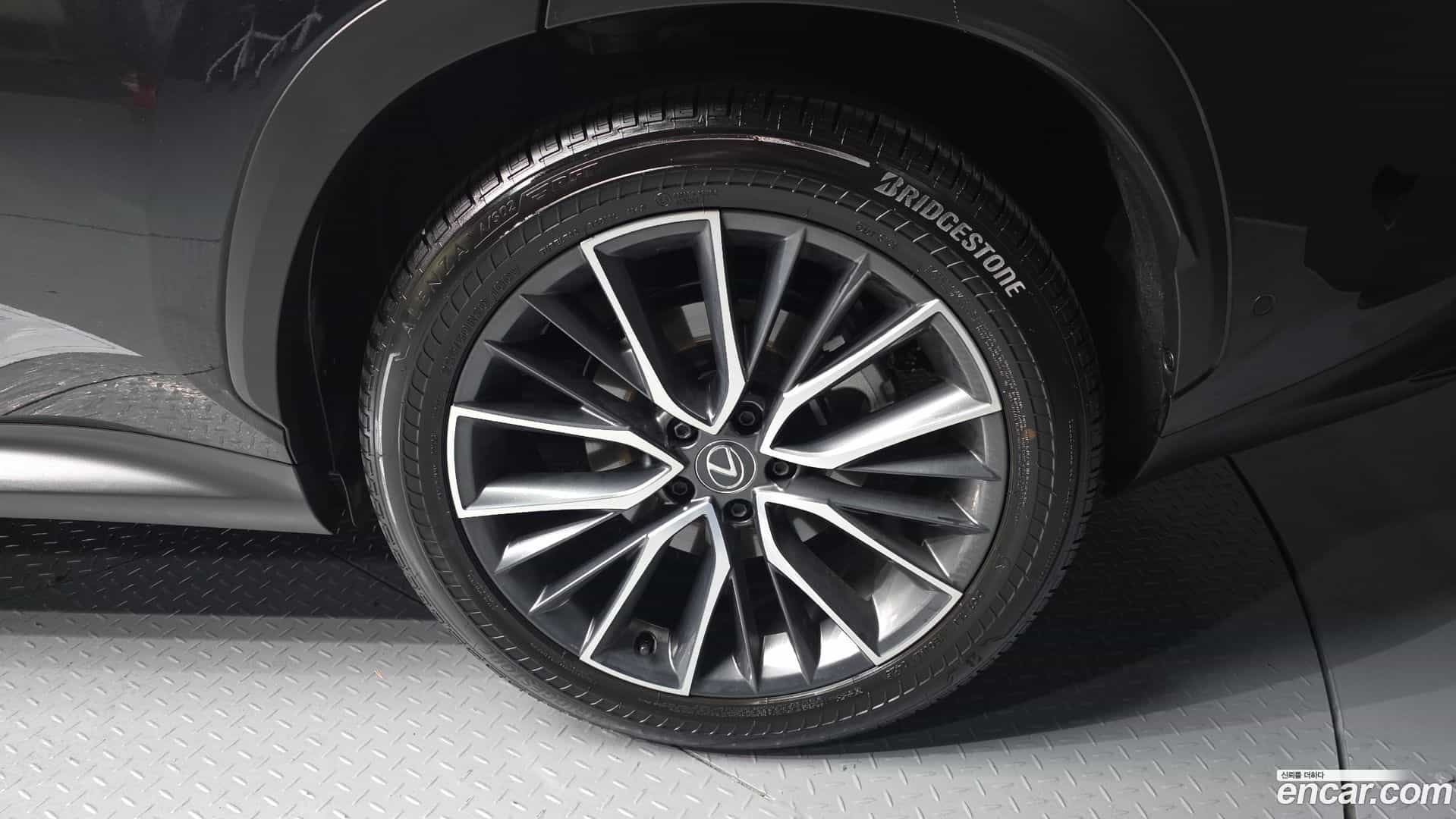 NX Lexus 2025.2-OUTER-005