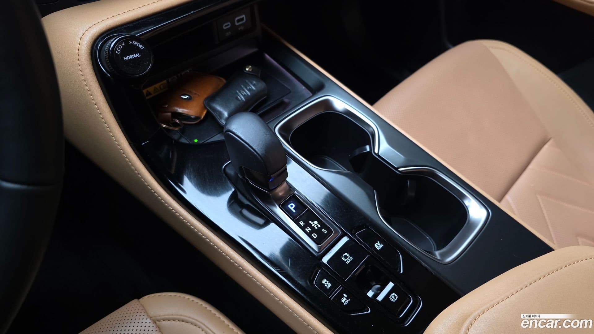 Main__Slider__Photo:NX Lexus 2025.2-8