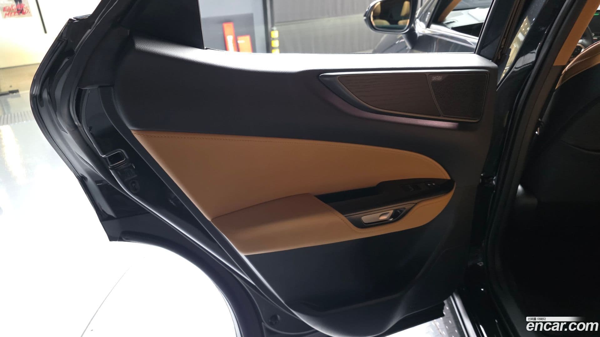 Main__Slider__Photo:NX Lexus 2025.2-24