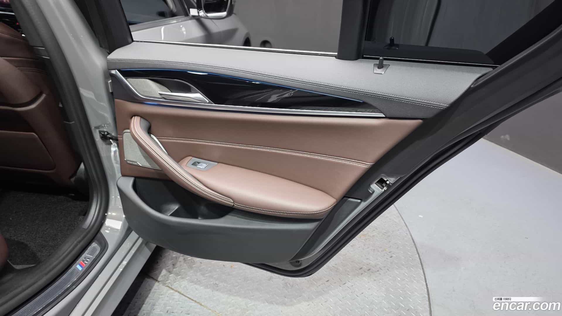 5-Series BMW 2021.5-INNER-035
