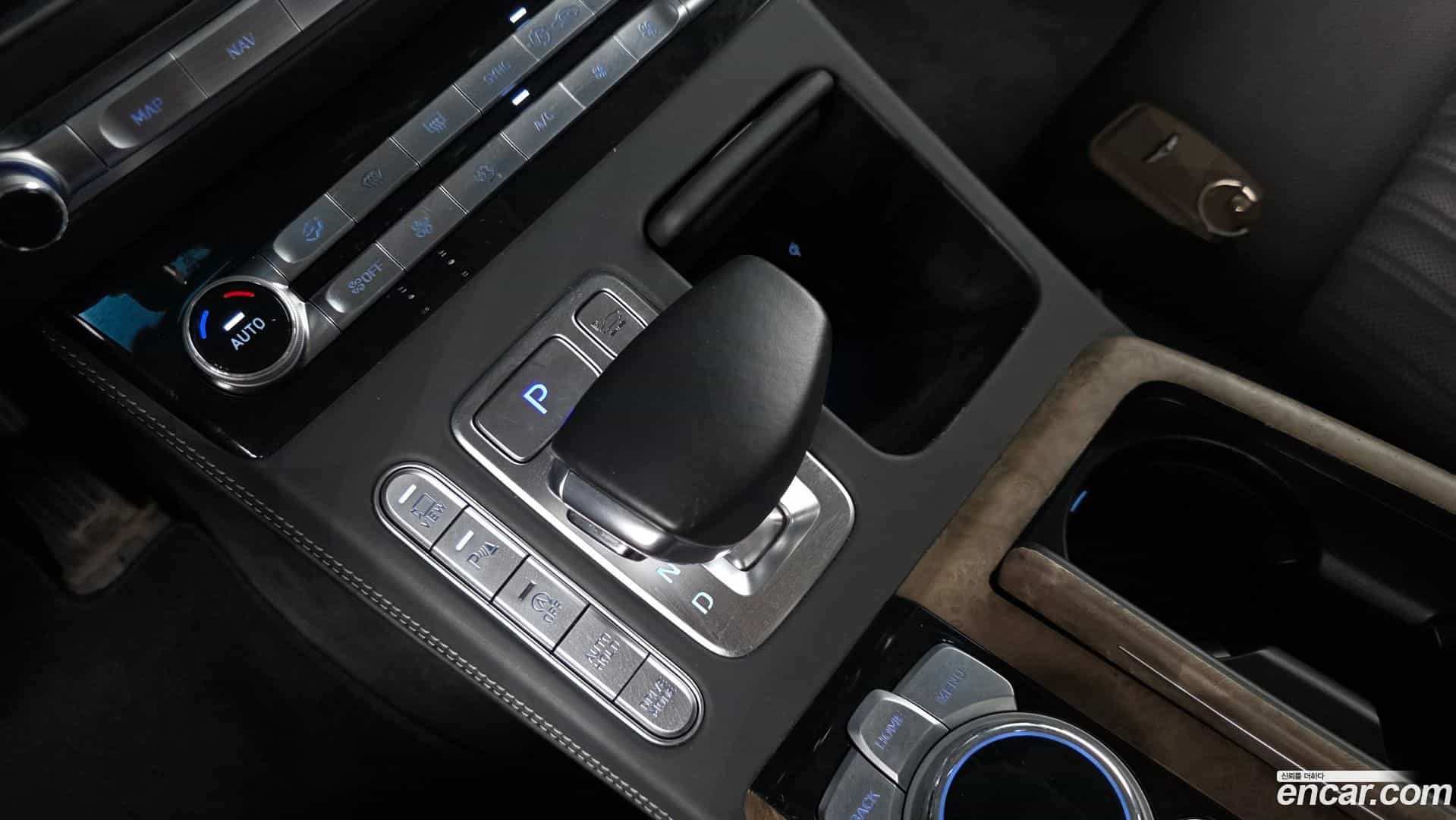 G90 Genesis 2019.0-INNER-009