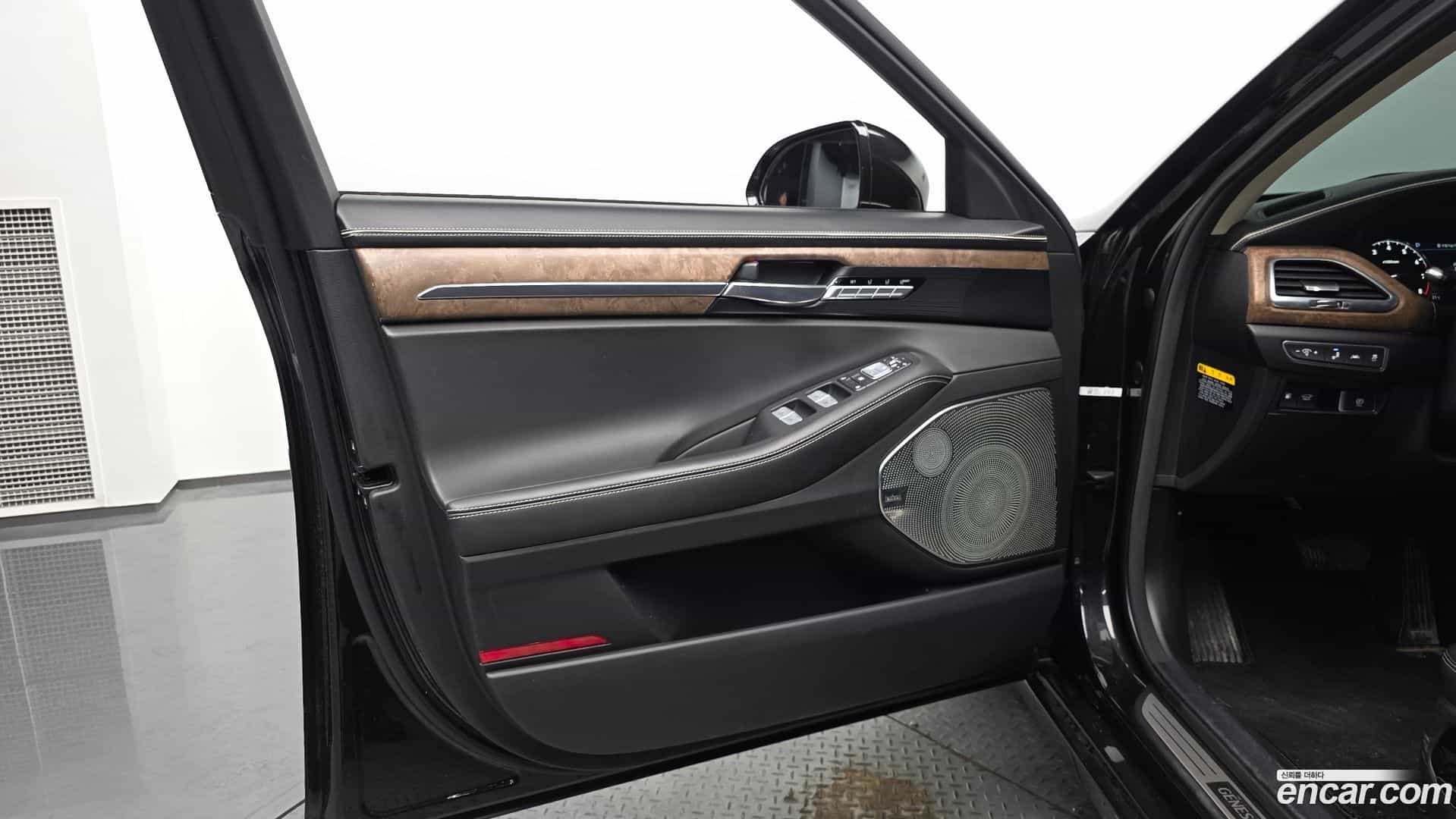 G90 Genesis 2019.0-INNER-034