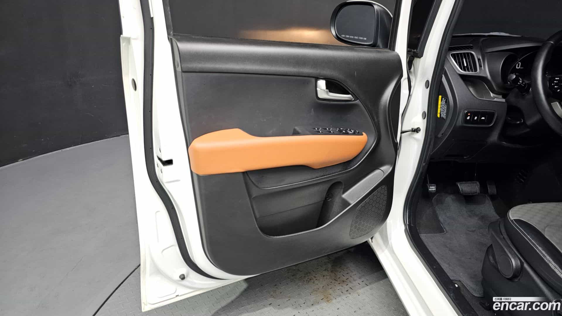 RAY Kia 2022.1-INNER-034