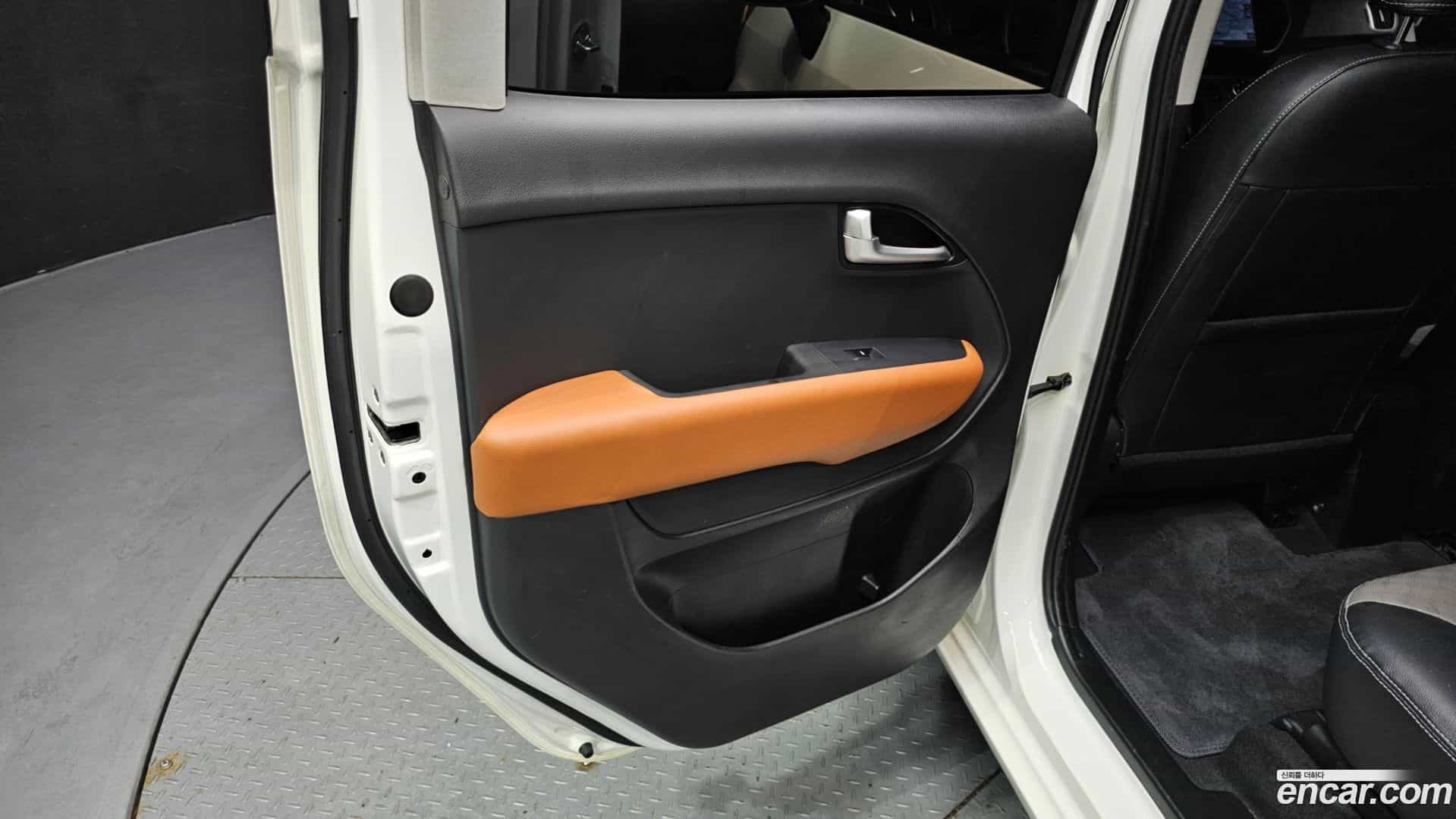 RAY Kia 2022.1-INNER-035