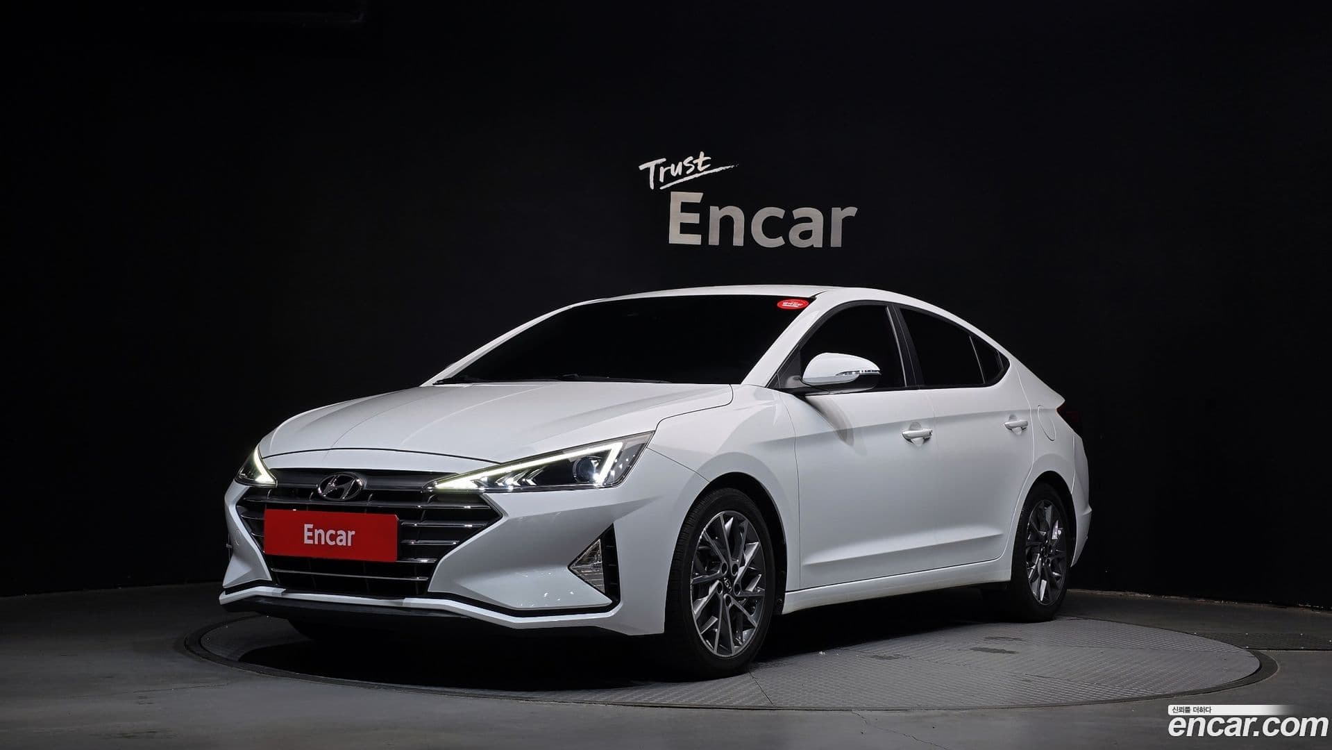 Main__Slider__Photo:AVANTE Hyundai 2019.9-0