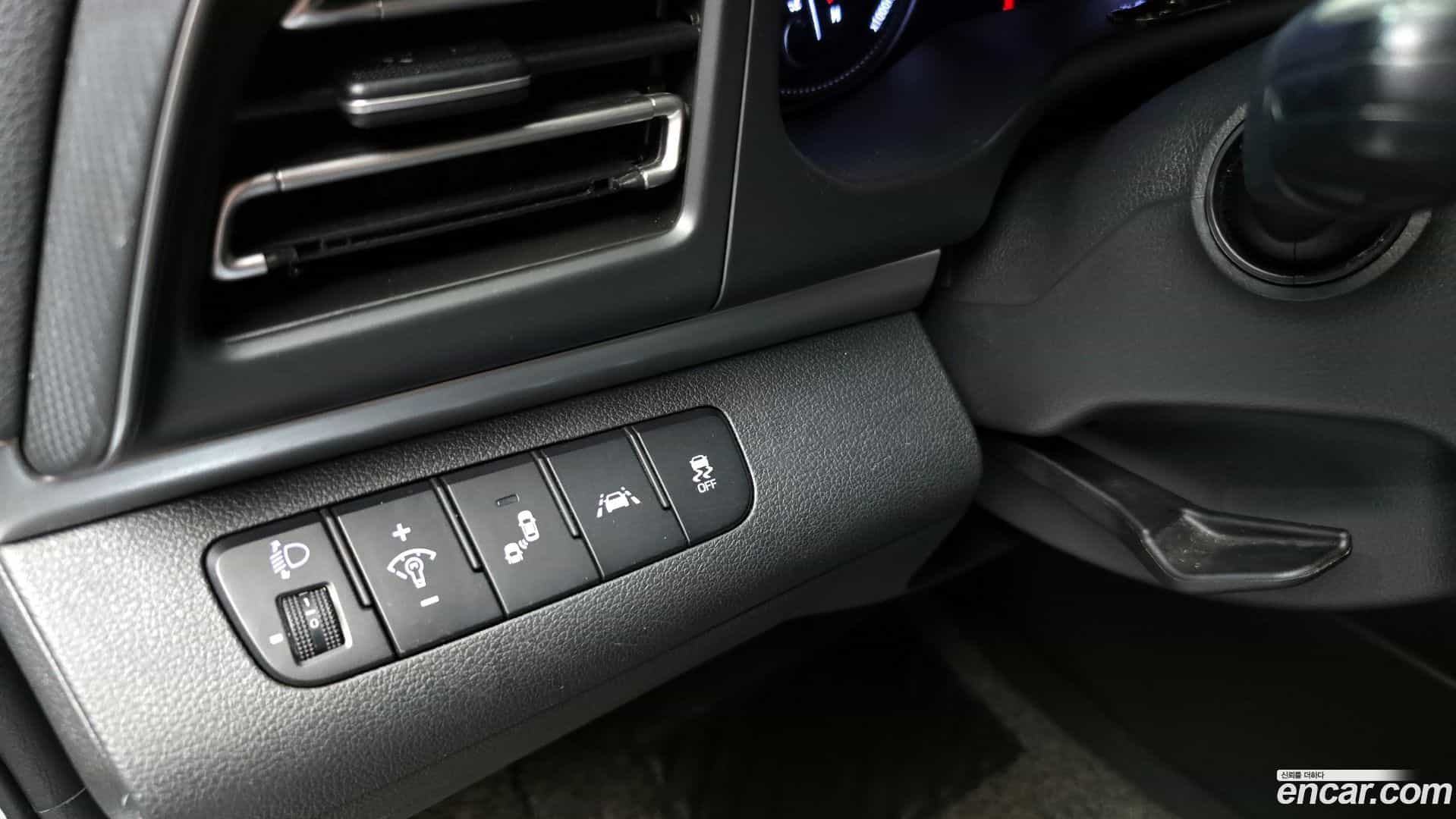AVANTE Hyundai 2019.9-OPTION-021
