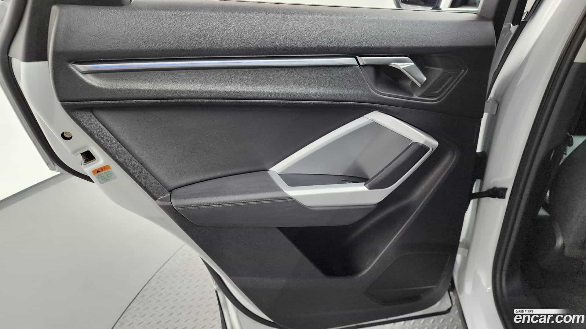 Q3 Audi 2022.11-INNER-035