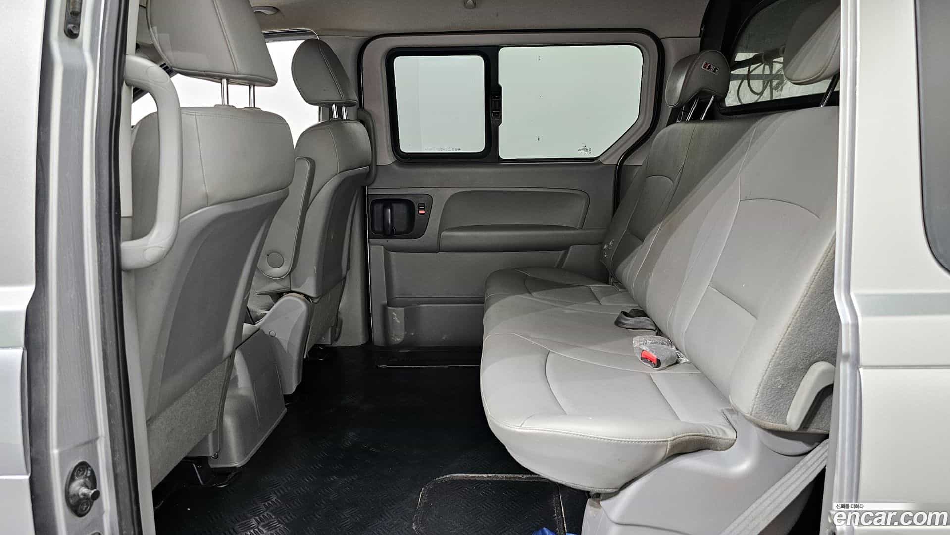 Starex Hyundai 2018.6-OPTION-016