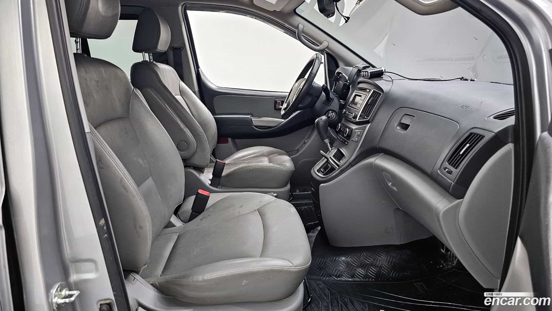 Starex Hyundai 2018.6-OPTION-017
