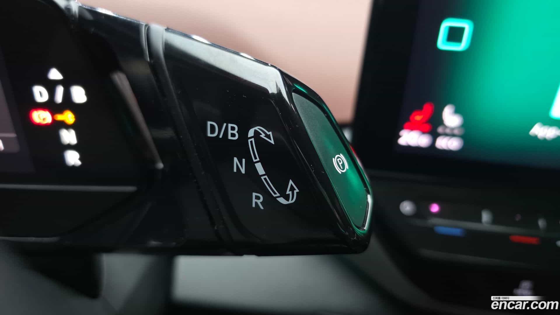 ID.4 Volkswagen 2022.8-INNER-009