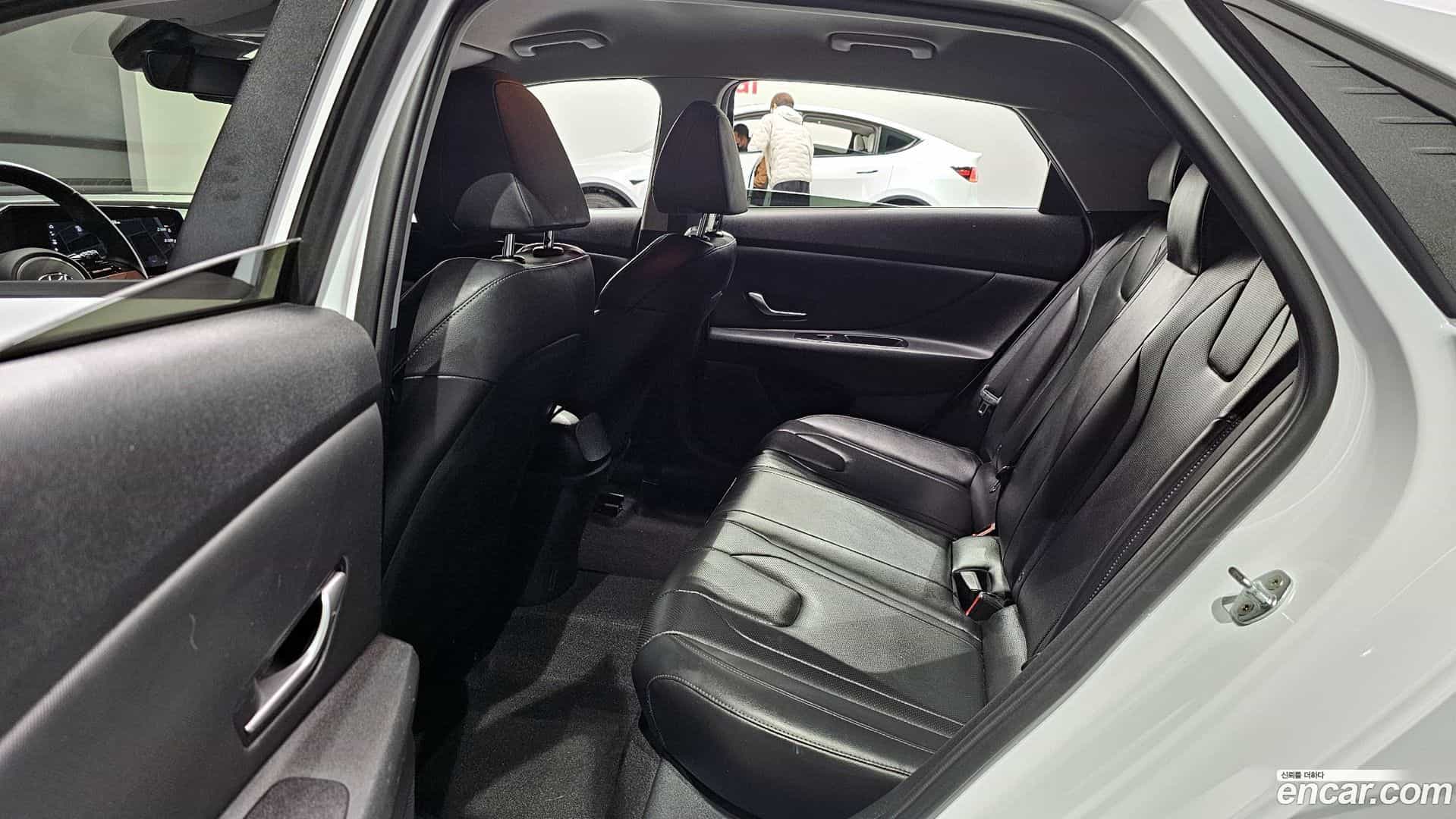 AVANTE Hyundai 2021.2-OPTION-015