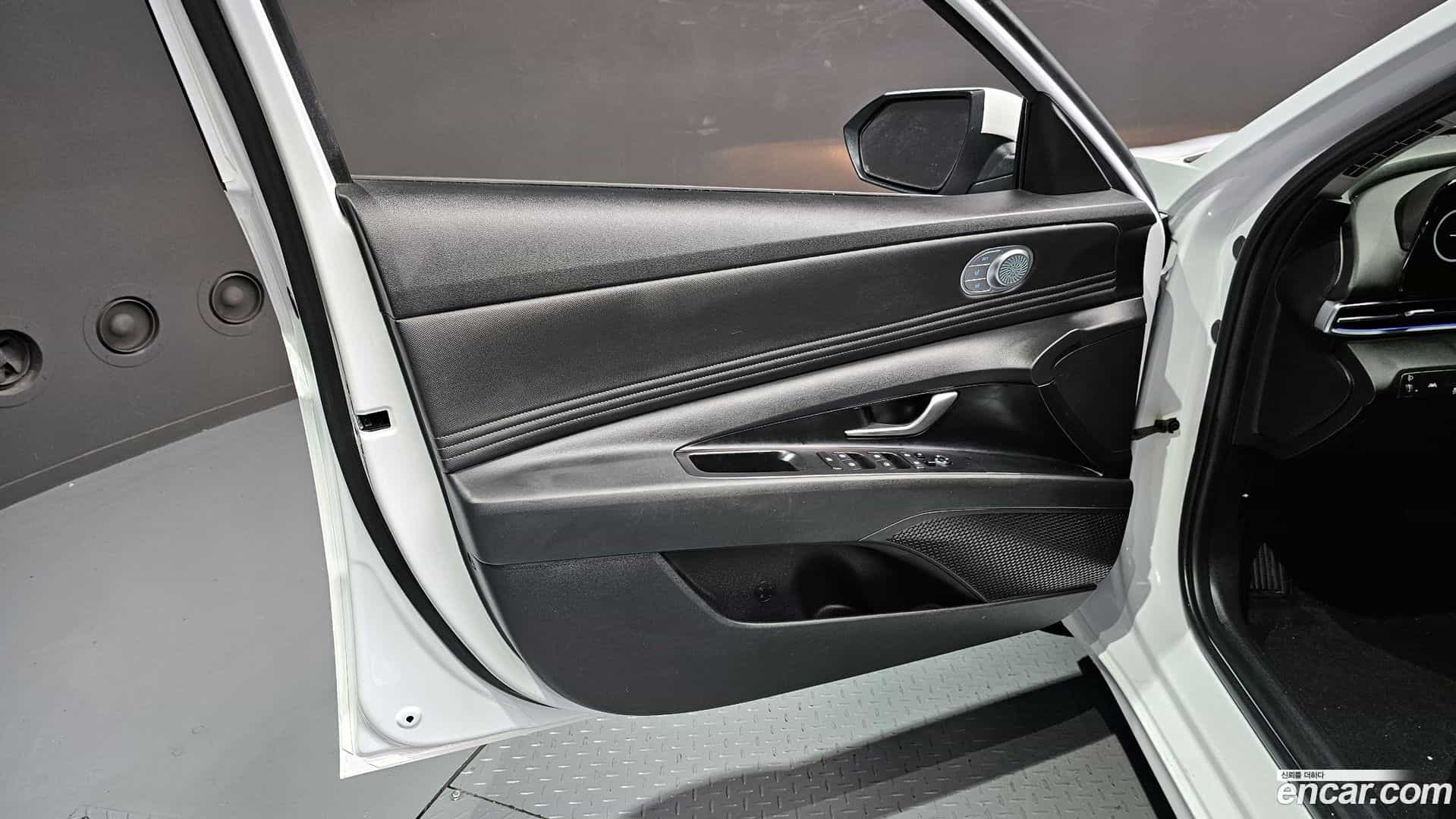 AVANTE Hyundai 2021.2-INNER-034