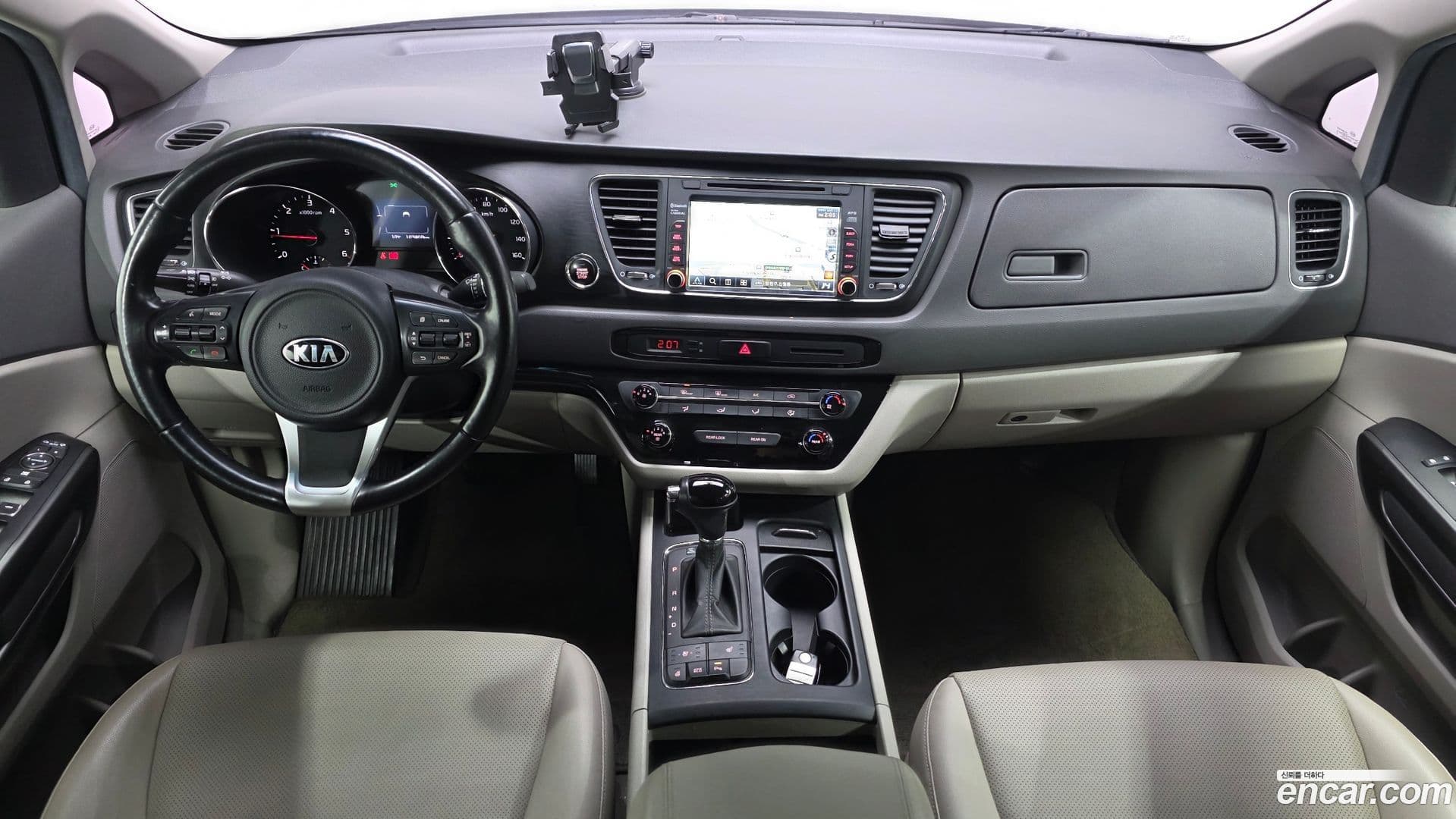 Main__Slider__Photo:Canival Kia 2016.1-6