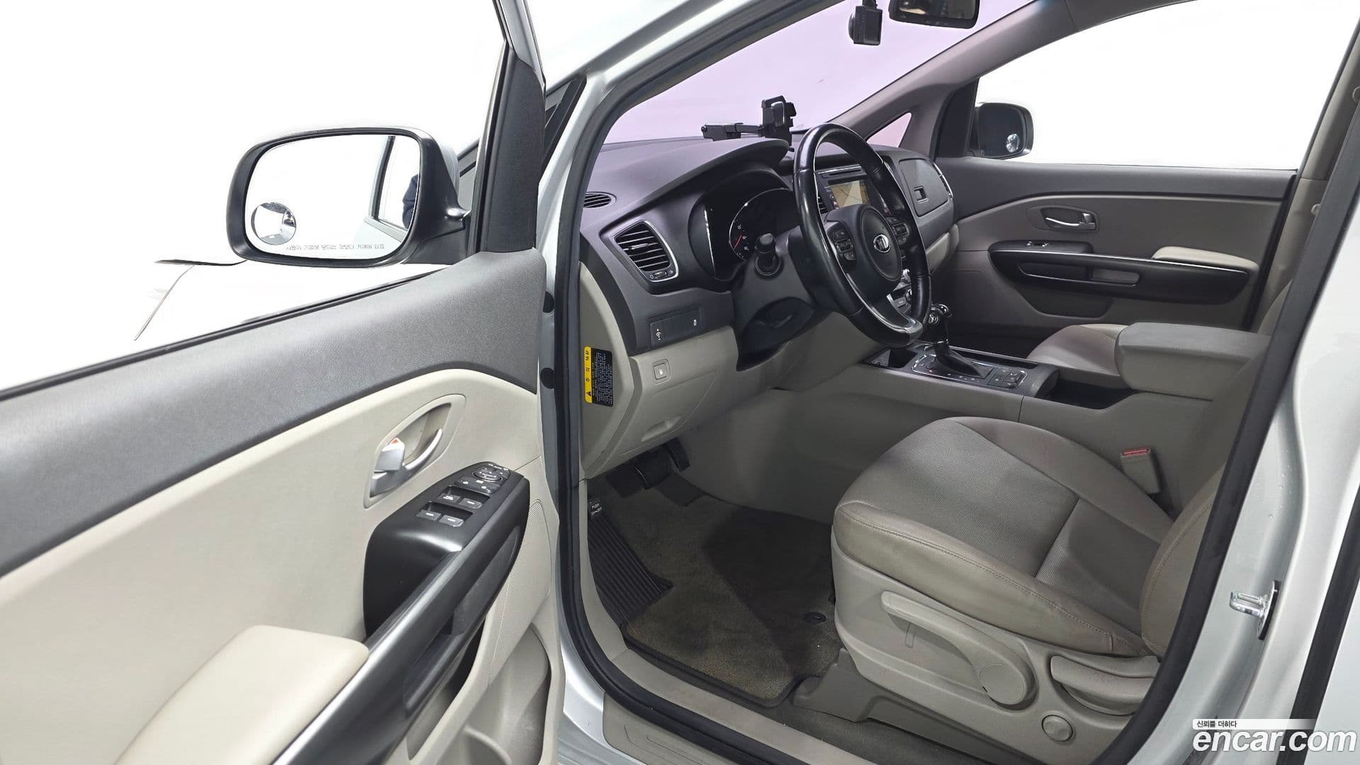 Main__Slider__Photo:Canival Kia 2016.1-9