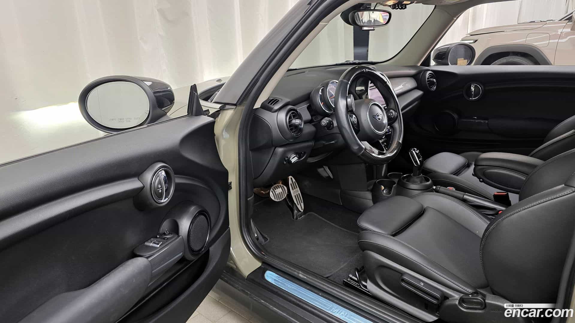 Cooper Mini 2020.7-INNER-010
