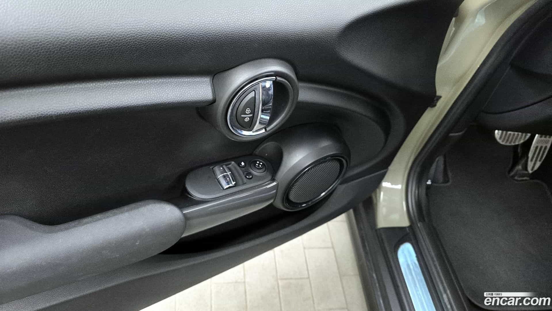 Cooper Mini 2020.7-OPTION-041