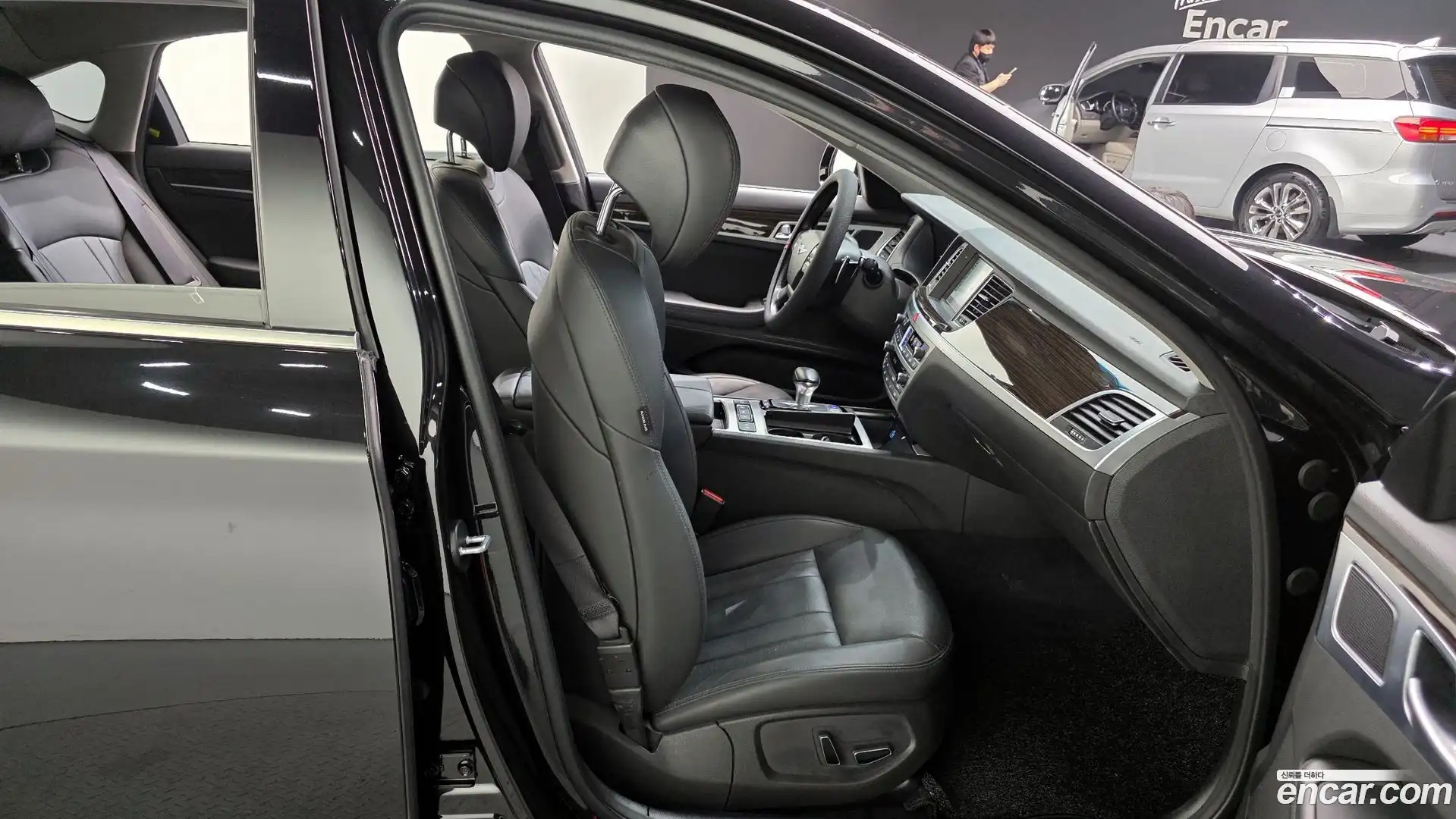 G80 Genesis 2019.2-OPTION-016