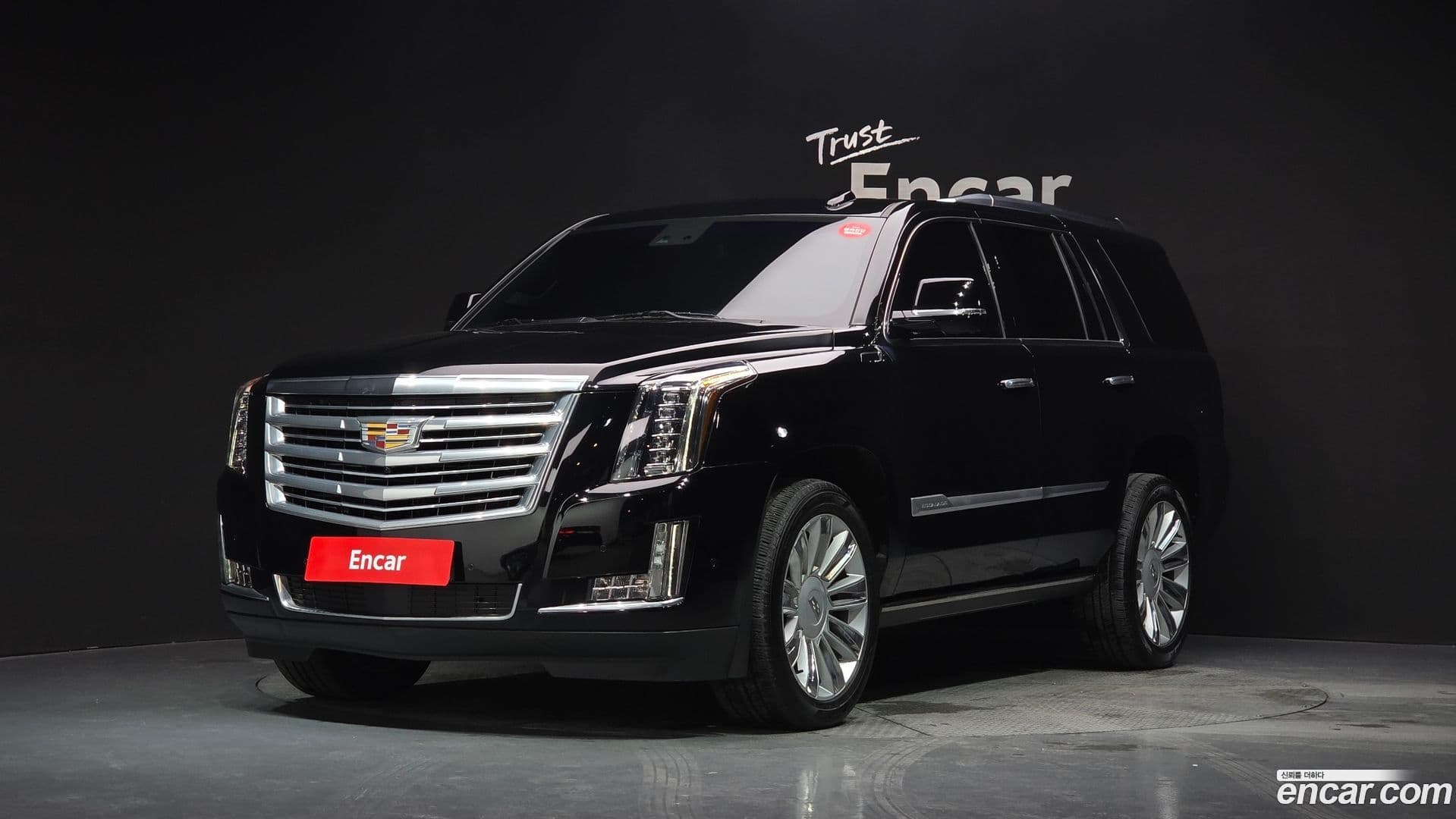 Main__Slider__Photo:Escalade Cadillac 2019.11-0
