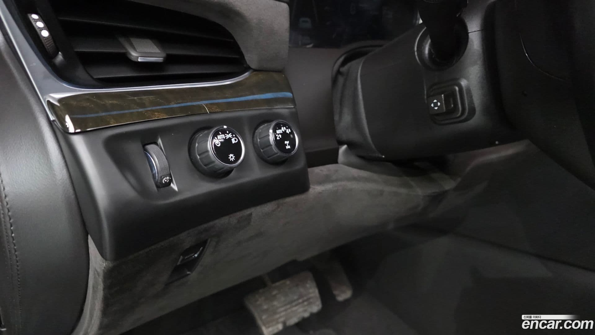 Main__Slider__Photo:Escalade Cadillac 2019.11-29