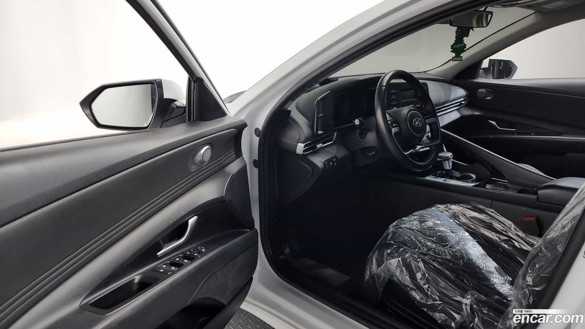AVANTE Hyundai 2022.1-INNER-010