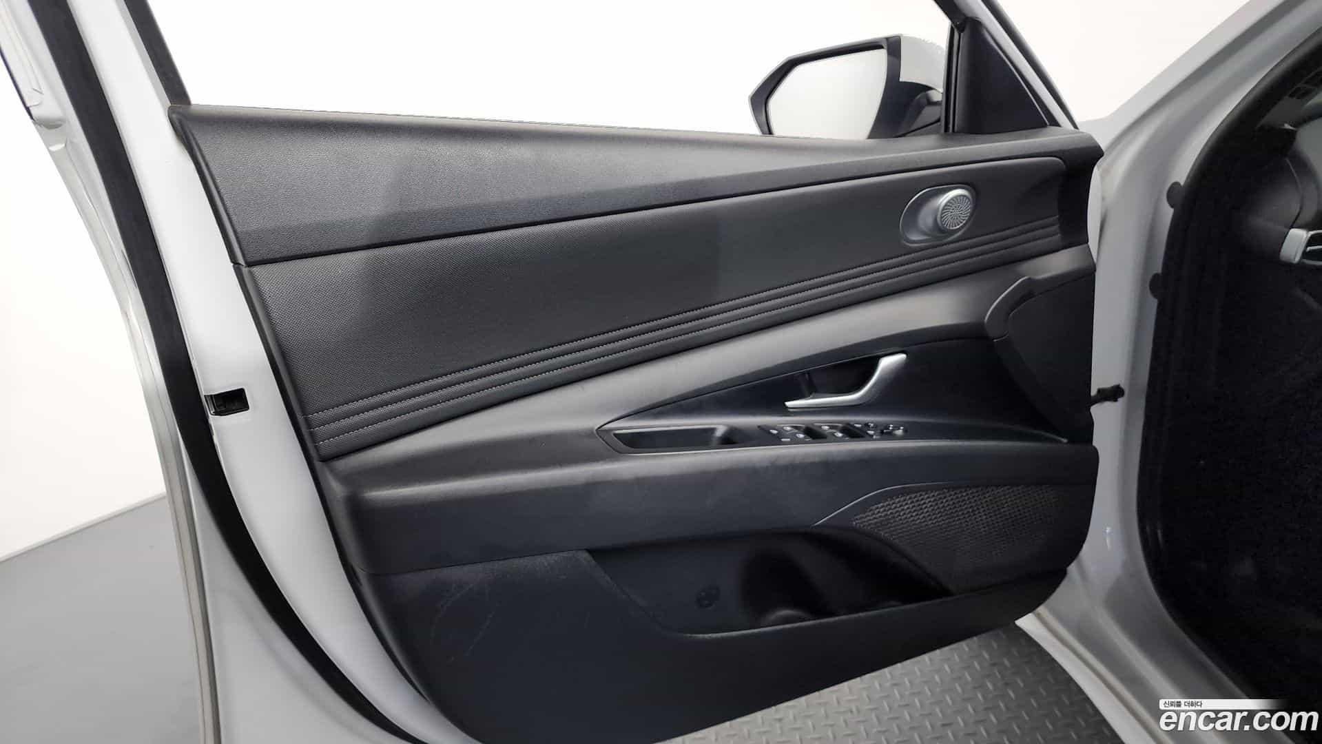 AVANTE Hyundai 2022.1-INNER-034