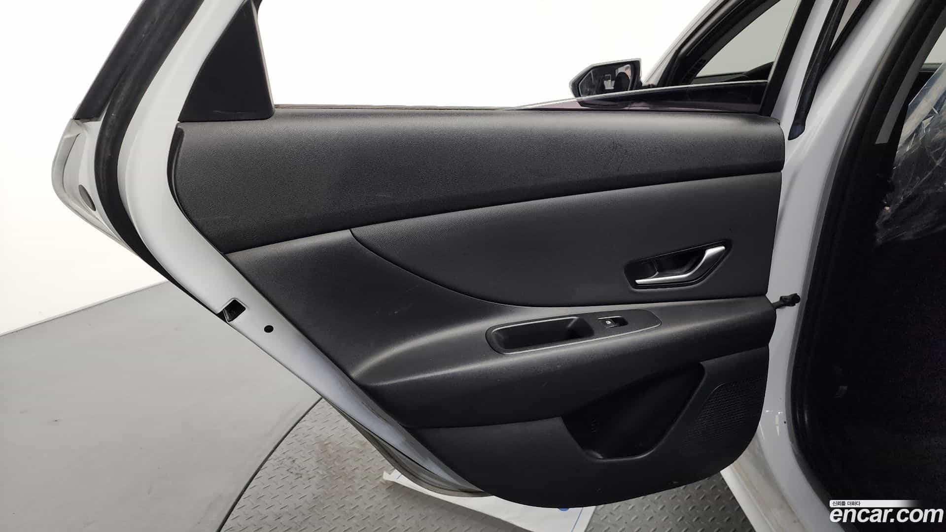 AVANTE Hyundai 2022.1-INNER-035