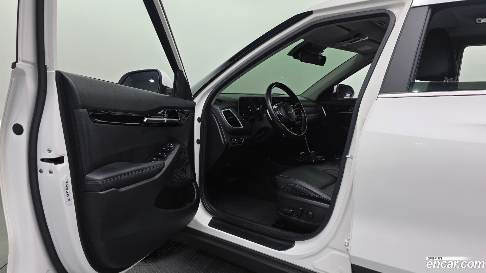 Main__Slider__Photo:Seltos Kia 2022.9-9