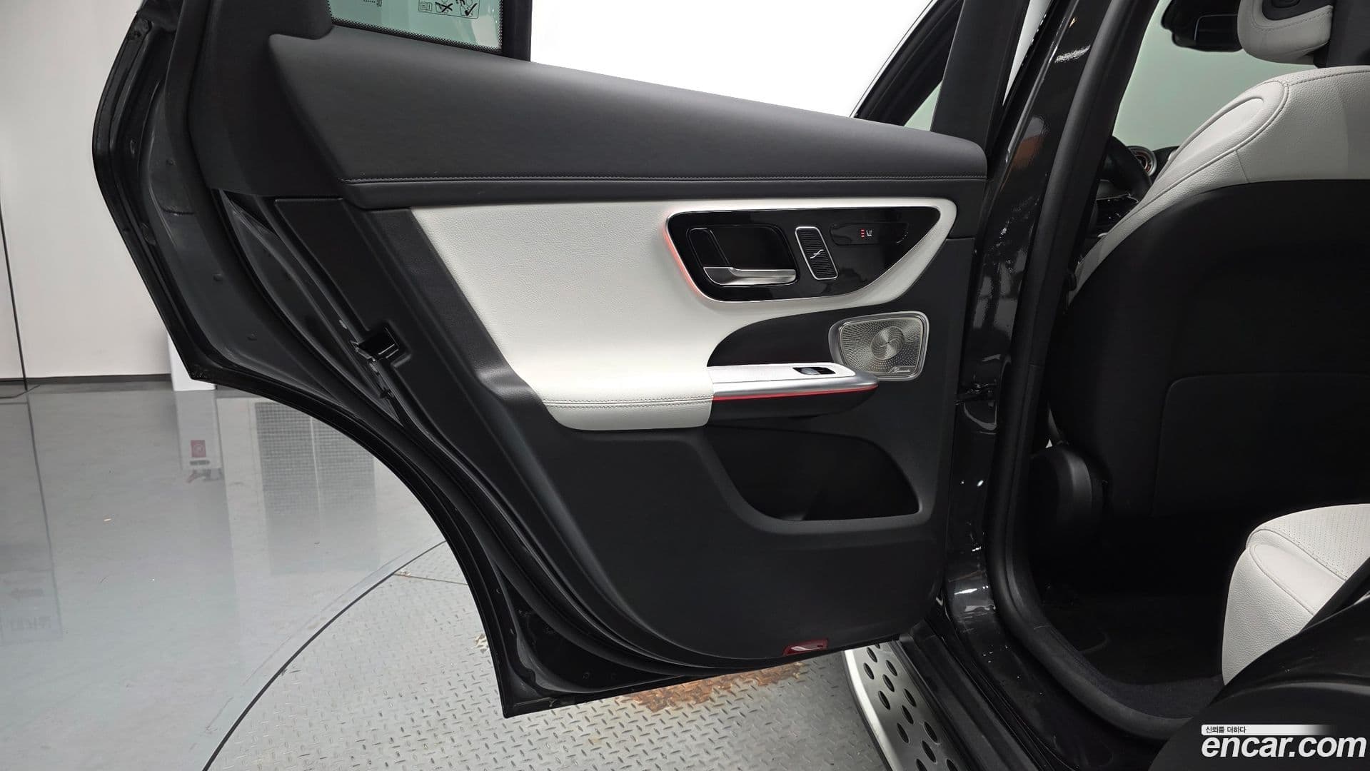 Main__Slider__Photo:GLC-Class Mercedes-Benz 2025.5-25