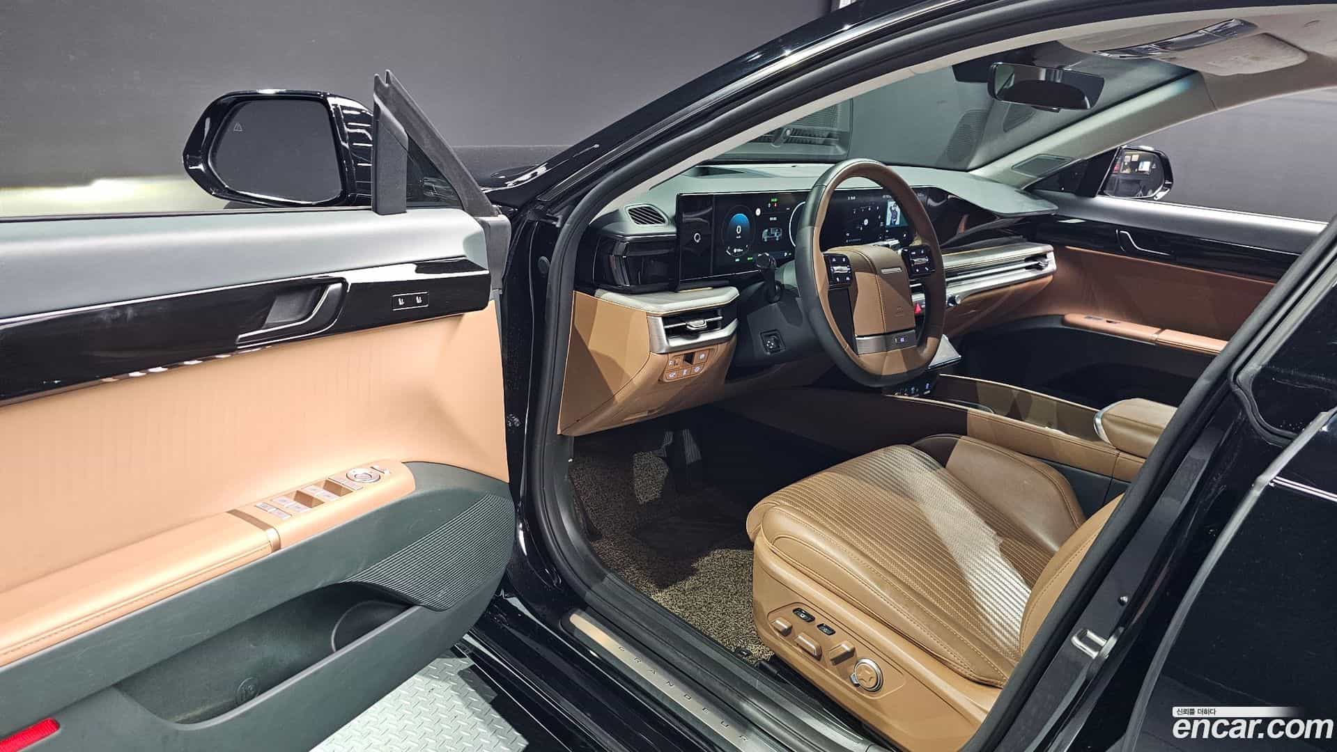 Grandeur Hyundai 2023.10-INNER-010
