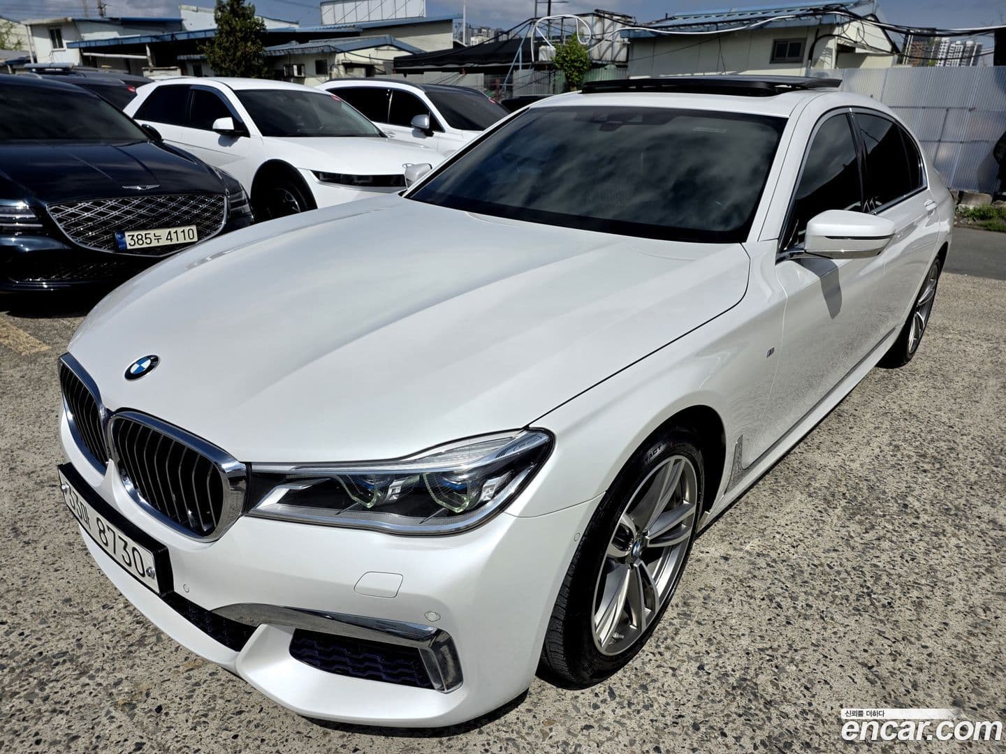 Main__Slider__Photo:7-Series BMW 2017.10-0