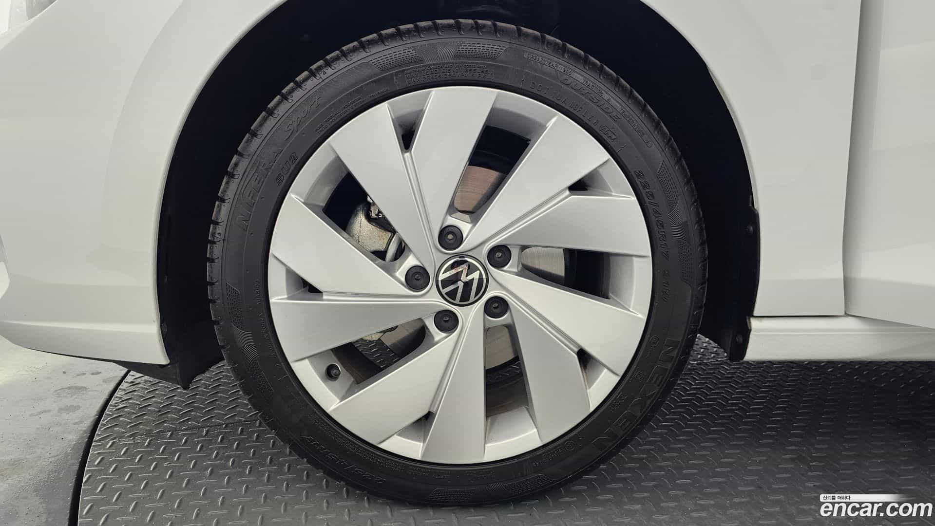 Golf Volkswagen 2025.6-OUTER-005