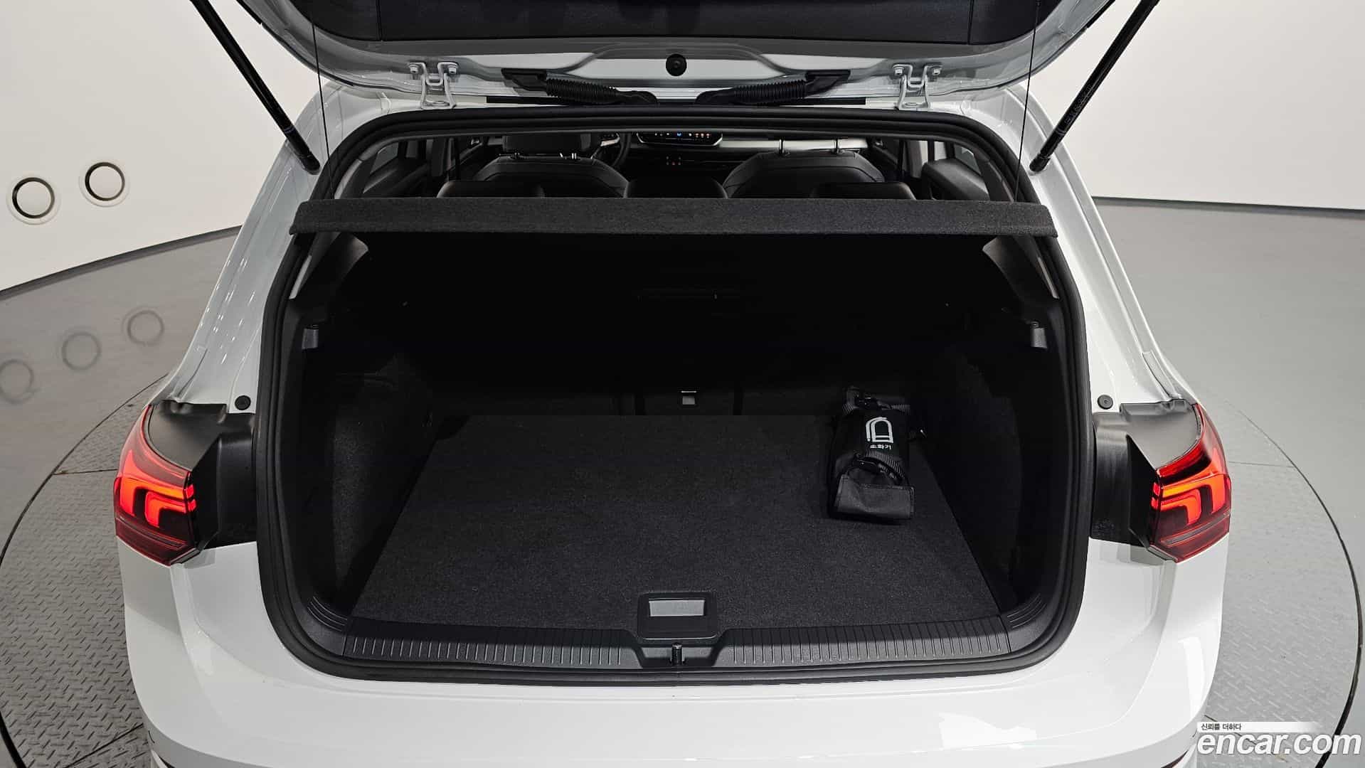 Golf Volkswagen 2025.6-OPTION-024