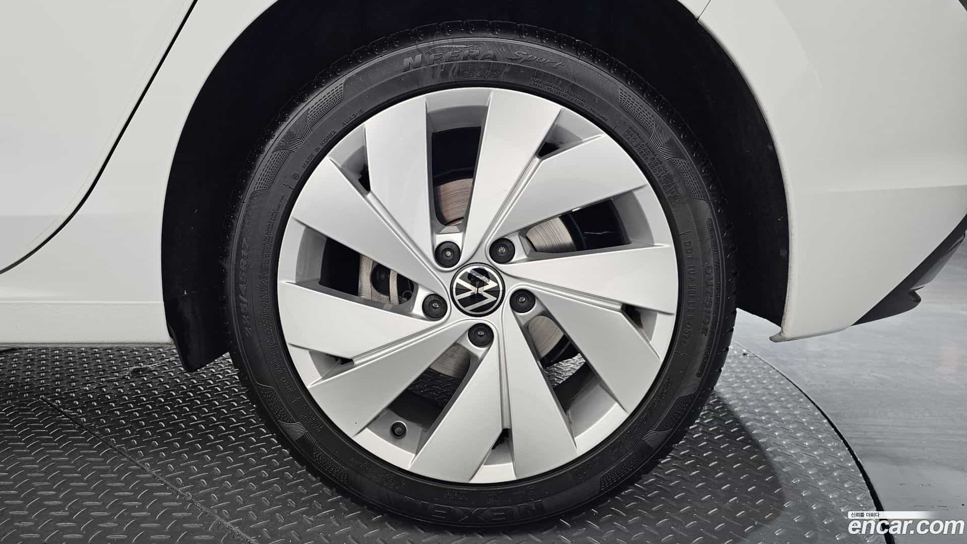 Golf Volkswagen 2025.6-OUTER-031