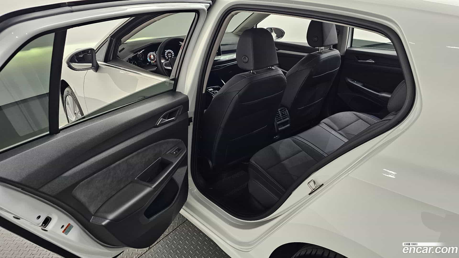 Golf Volkswagen 2025.6-OPTION-042