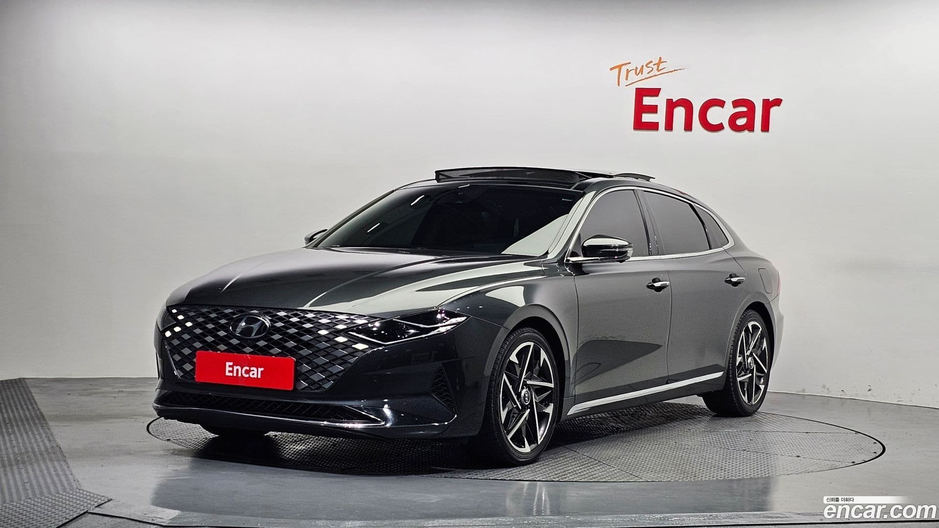 Main__Slider__Photo:Grandeur Hyundai 2021.2-0