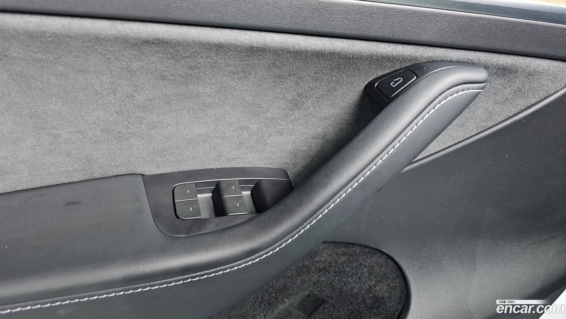 Main__Slider__Photo:Model Y Tesla 2023.9-26