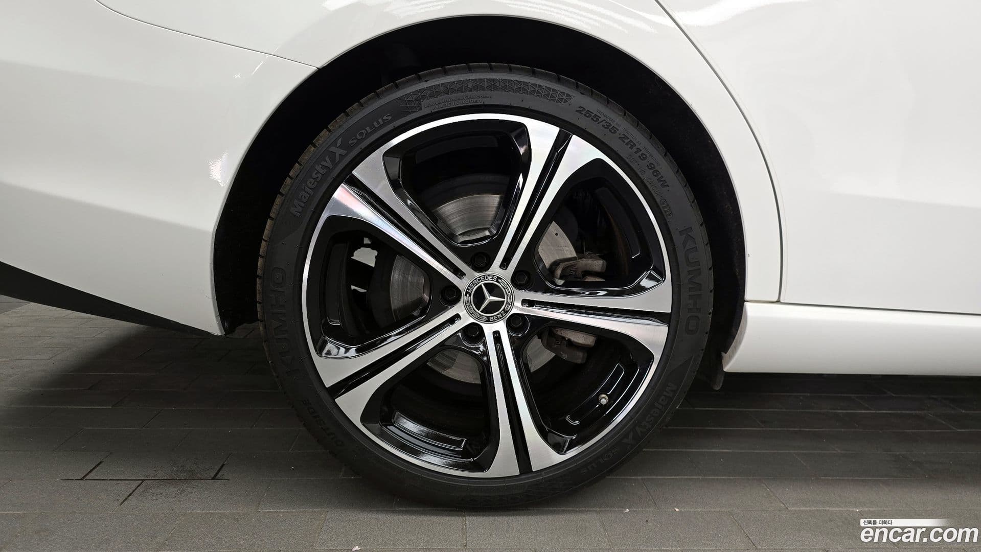 Main__Slider__Photo:C-Class Mercedes-Benz 2023.3-4
