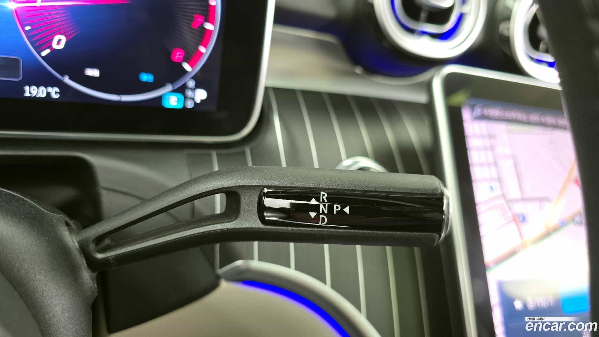 C-Class Mercedes-Benz 2023.3-INNER-009